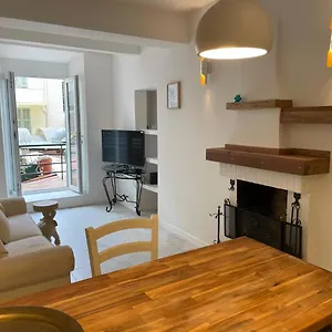 summerhouse-2-bed-quiet-old-balcony100m-beach.fr-provencehotel.com/